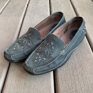 Hush Puppies Ardenica Leather Embroidered Navy Gray Loafers